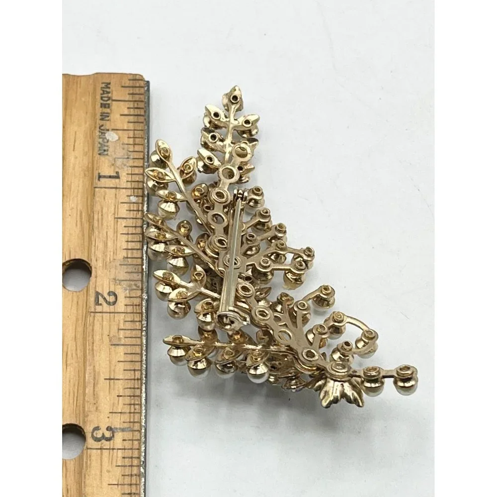 Vintage gold pearl rhinestone flower brooch pin - Picture 5 of 5